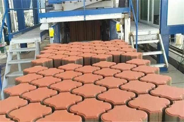 混凝土成型設(shè)備